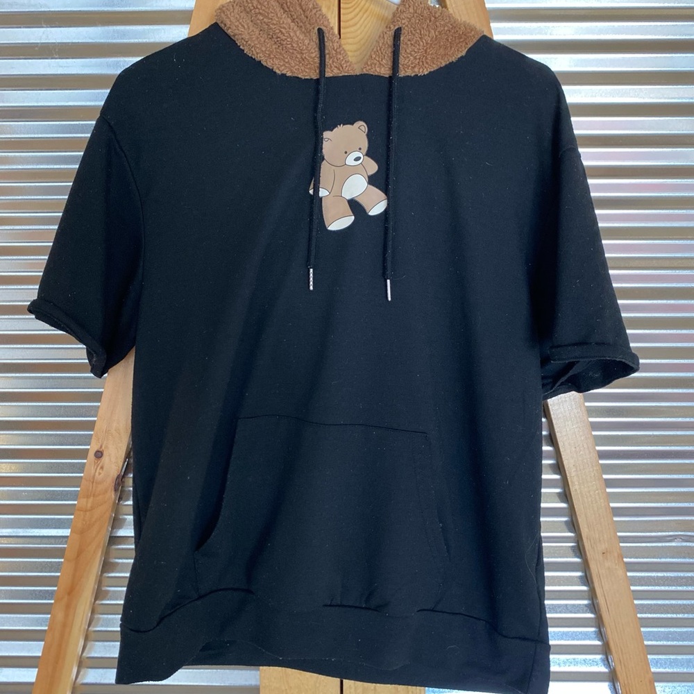 ADORABLE CONTRAST GRAPHIC BEAR HOODIE